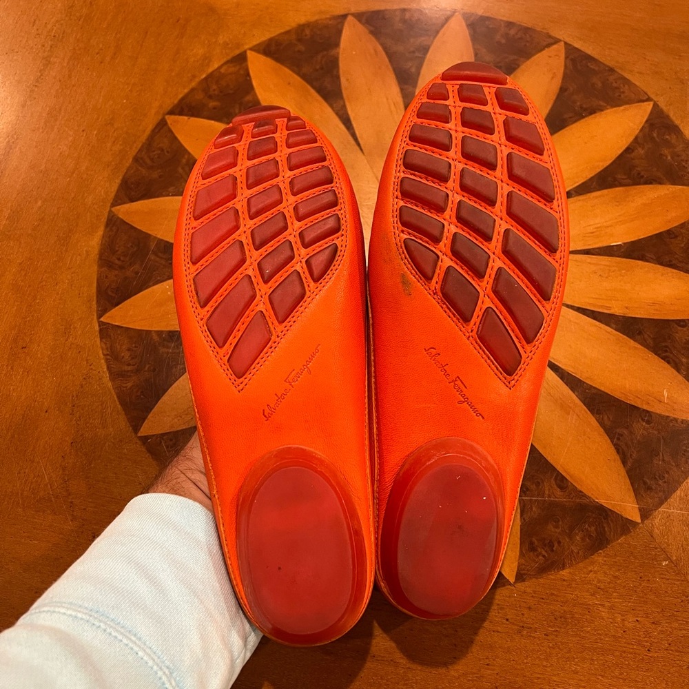 Salvatore Ferragamo Women’s Orange Viggio Apron-Toe Leather Mules Size 8 Slip On - Picture 8 of 10